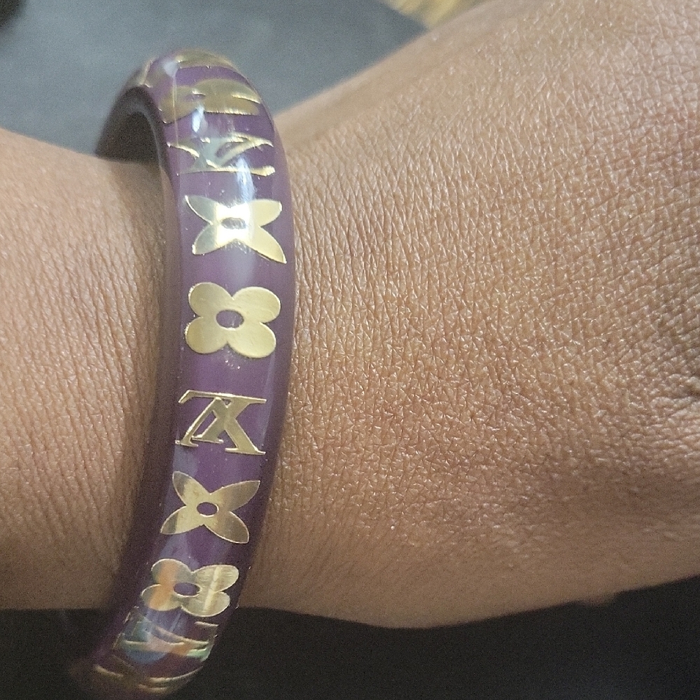 LOUIS VUITTON INCLUSION RESIN BANGLE